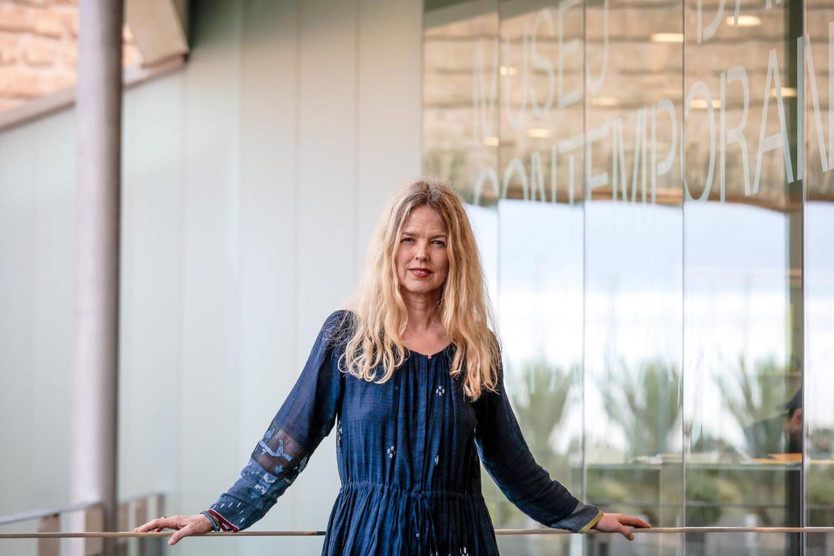 La cantautora Christina Rosenvinge, ayer en Es Baluard antes de la charla inaugural del festival de literatura y pensamiento La Coma