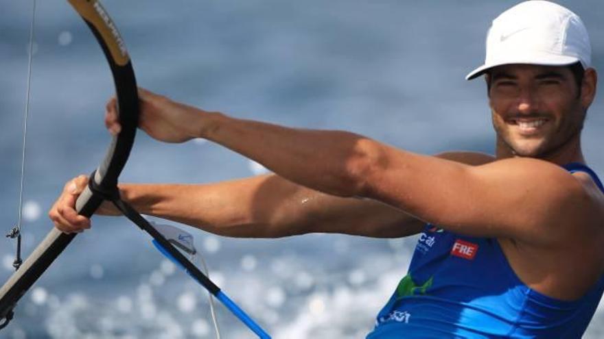 Iván Pastor en una prueba de windsurf.