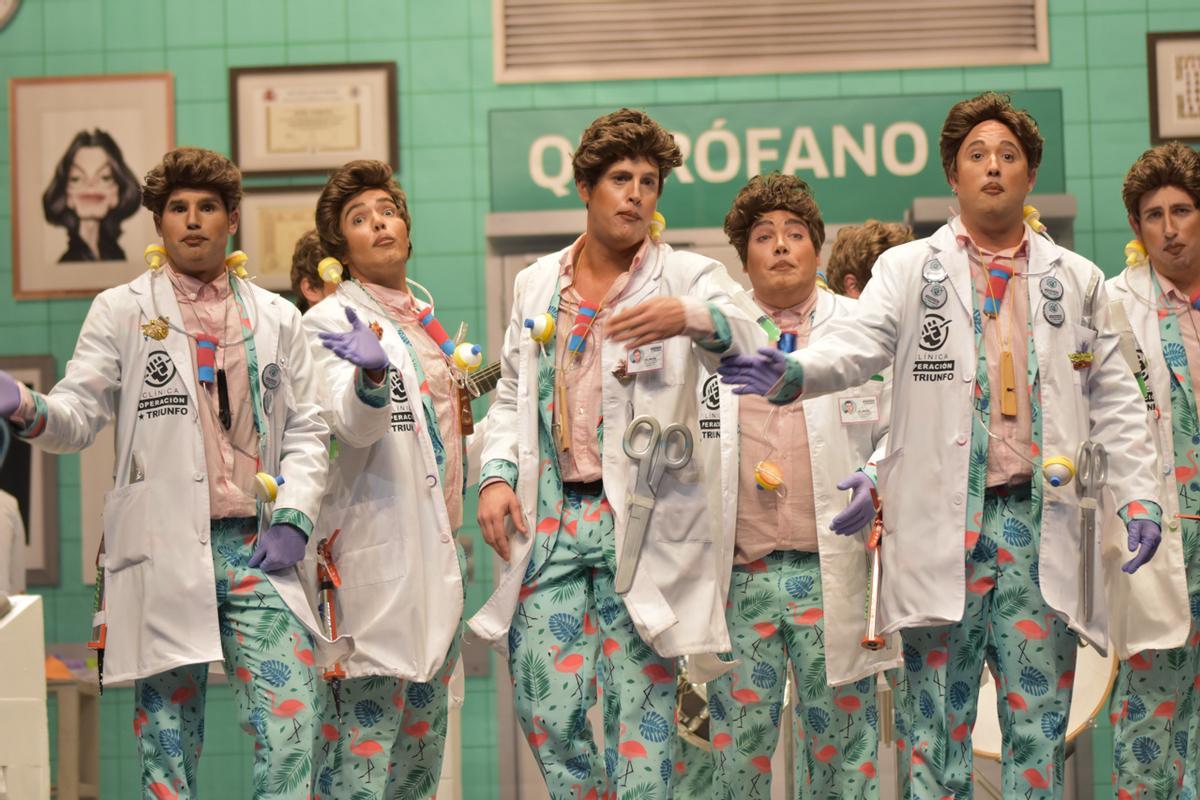 A Contragolpe de cirujanos durante una actuación del COMBA (Badajoz).