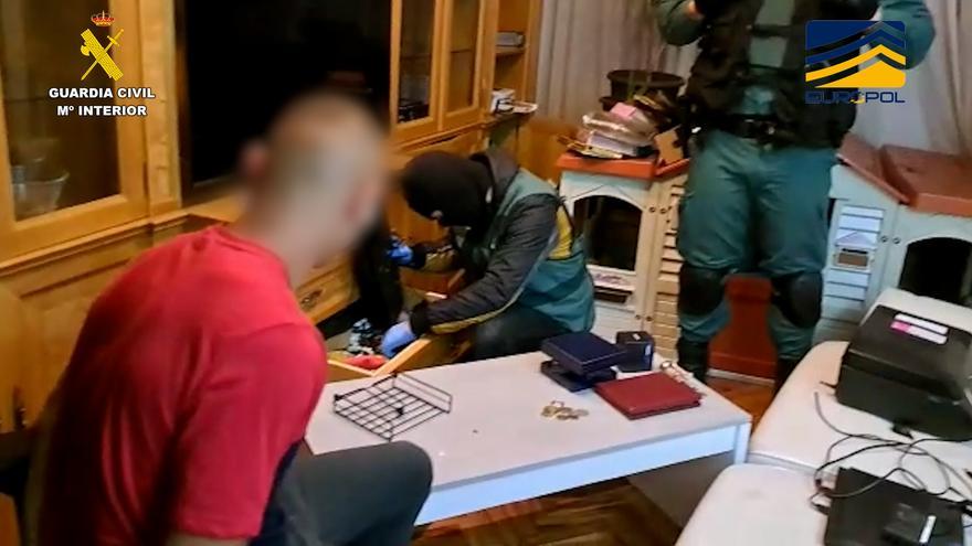 Cinco detenidos por 50 robos en casas de Alicante, Madrid y Jaén