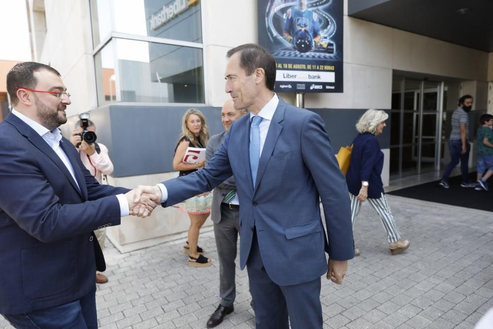 Visita institucional de Adrián Barbón en la FIDMA