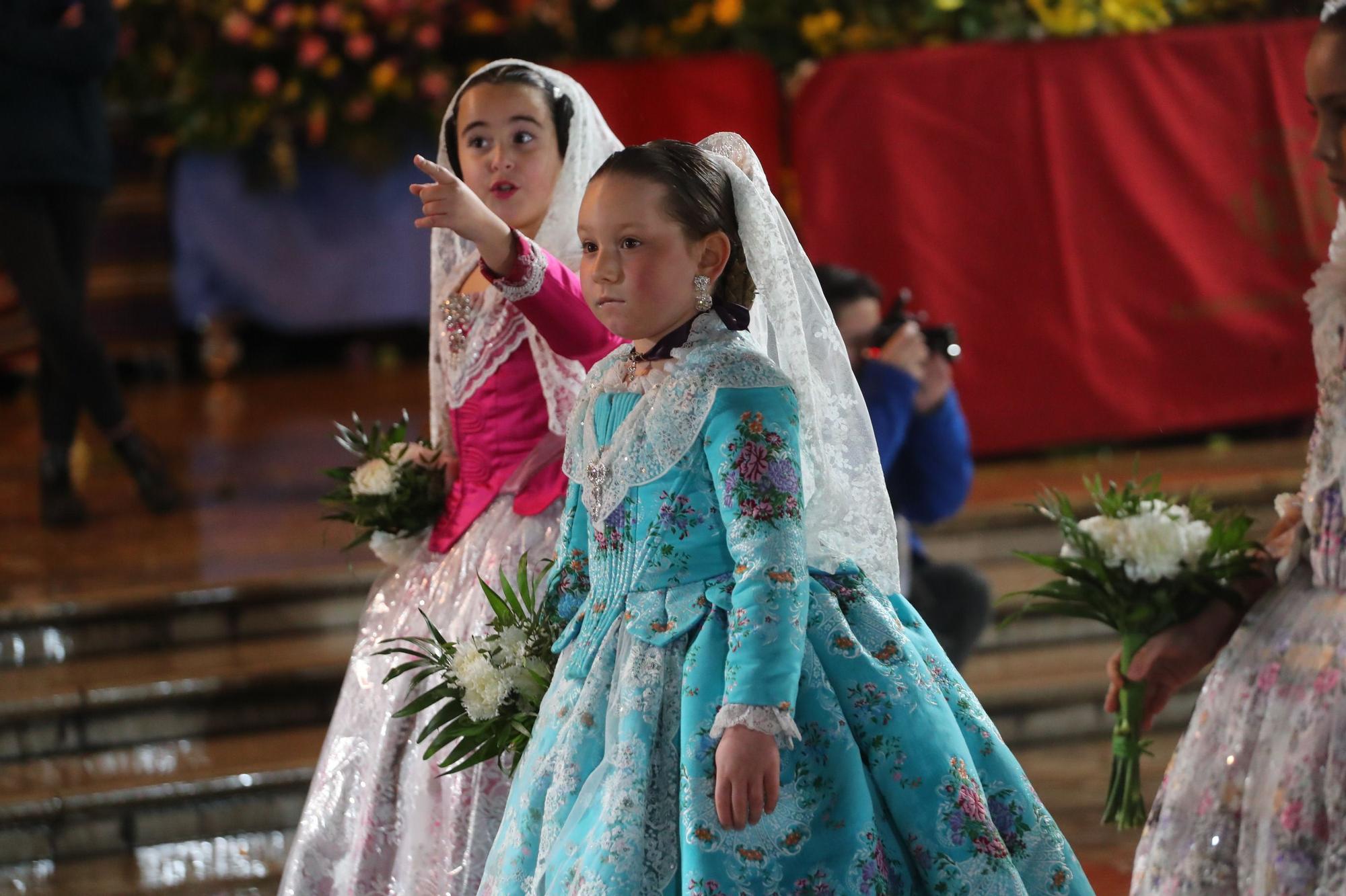 Búscate en el primer día de ofrenda por la calle de la Paz (entre las 20:00 a las 21:00 horas)