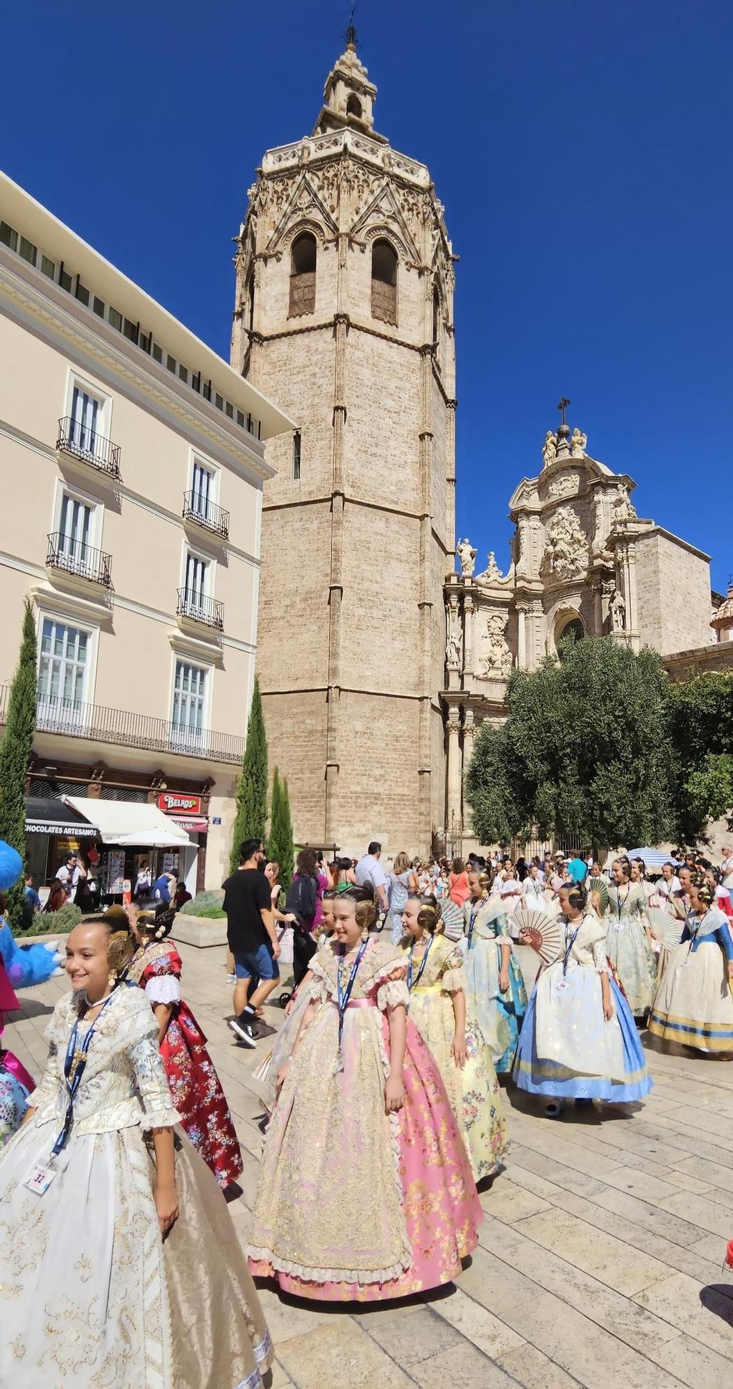 El centro de València recibe a las candidatas a Fallera Mayor Infantil 2025