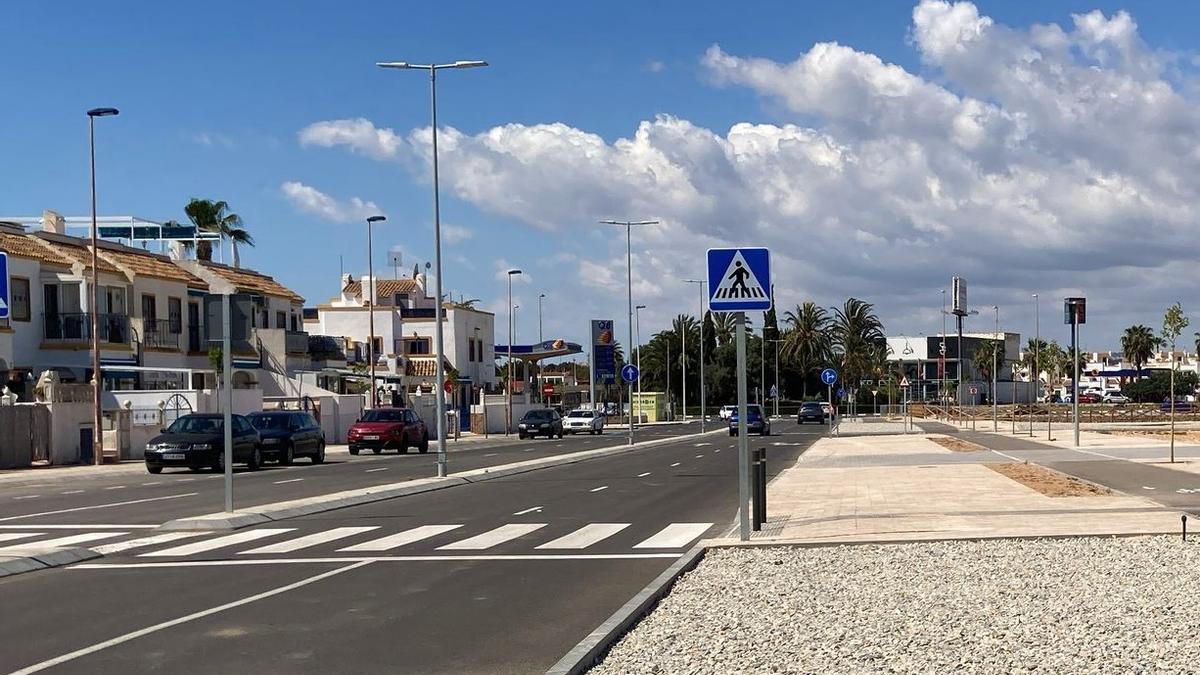 Abre al tráfico la avenida José Carreras que descongestionará el tráfico del principal acceso a Torrevieja