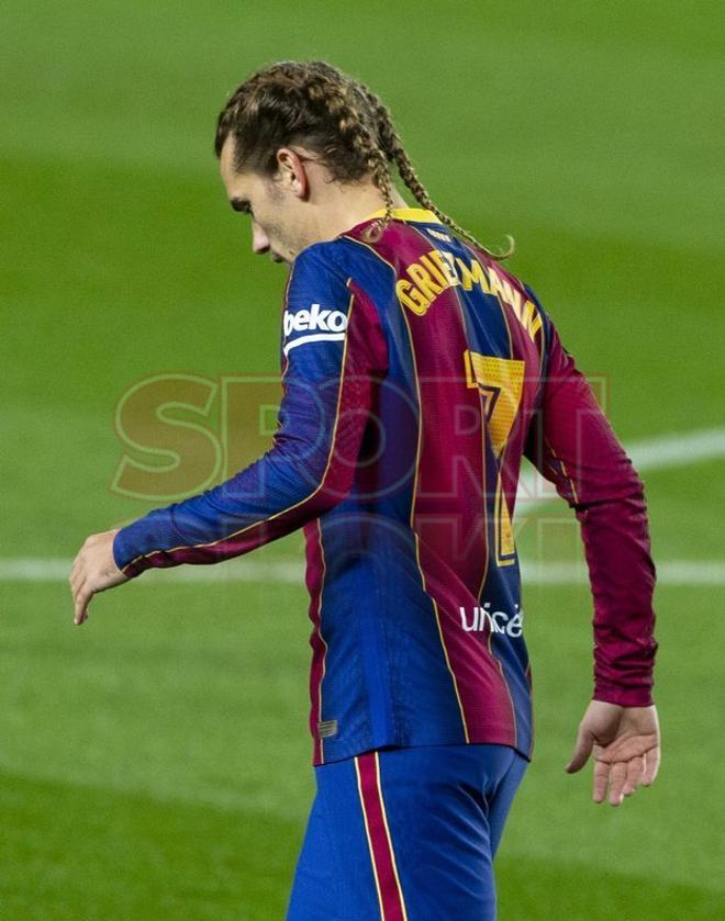 Imágenes del partido entre el FC Barcelona y la Real Sociedad correspondiente al partido adelantado de la  jornada 19 de LaLiga, disputado en el Camp Nou, Barcelona.