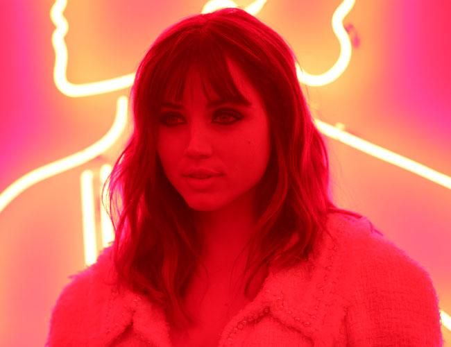 Ana de Armas con flequillo courtain fringe