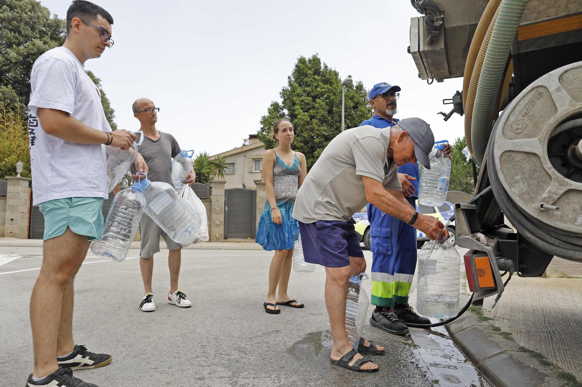 Llagostera reparteix aigua a dues urbanitzacions