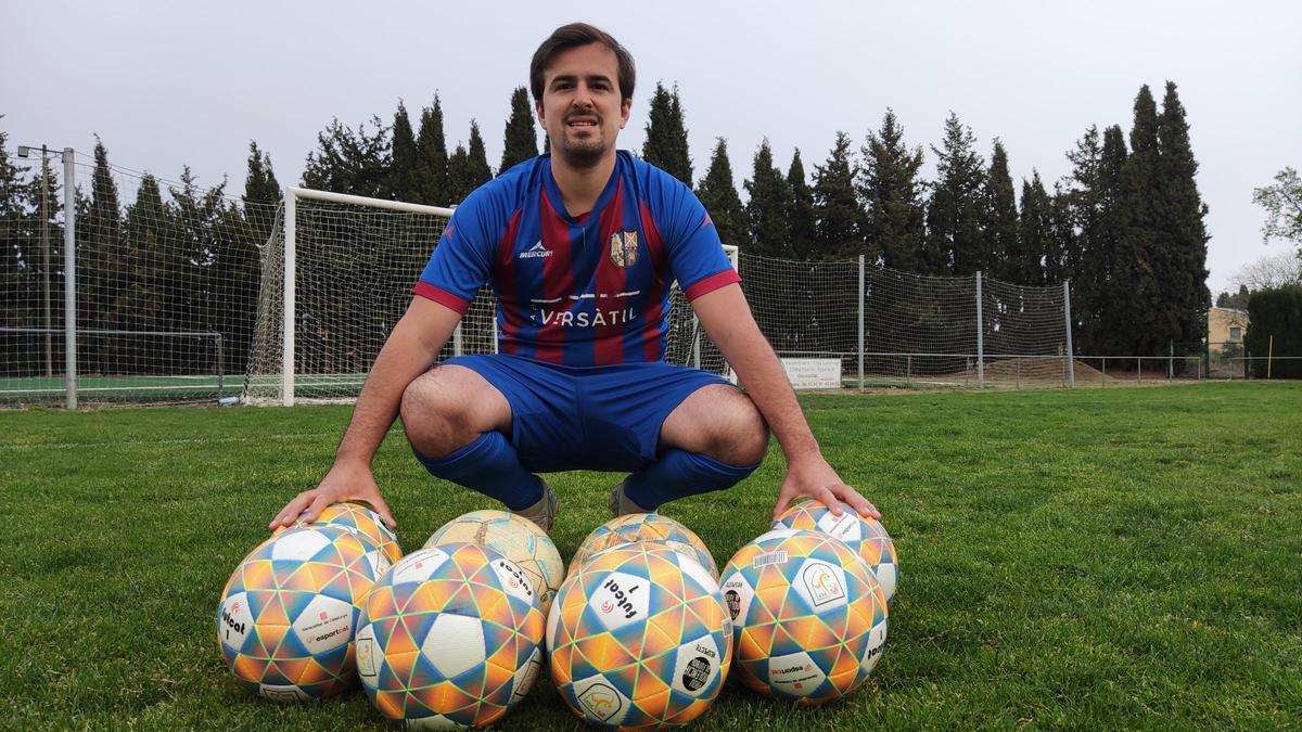 Lluís Ortiz, davanter del Borrassà, en el camp del club, l’endemà de marcar els 8 gols.