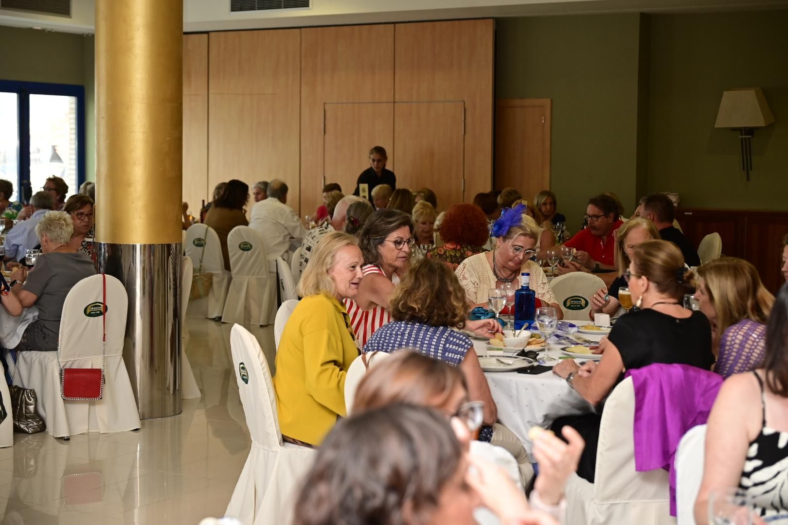 Gala solidaria a beneficio de la Asociación Conta el Cáncer en Castelló