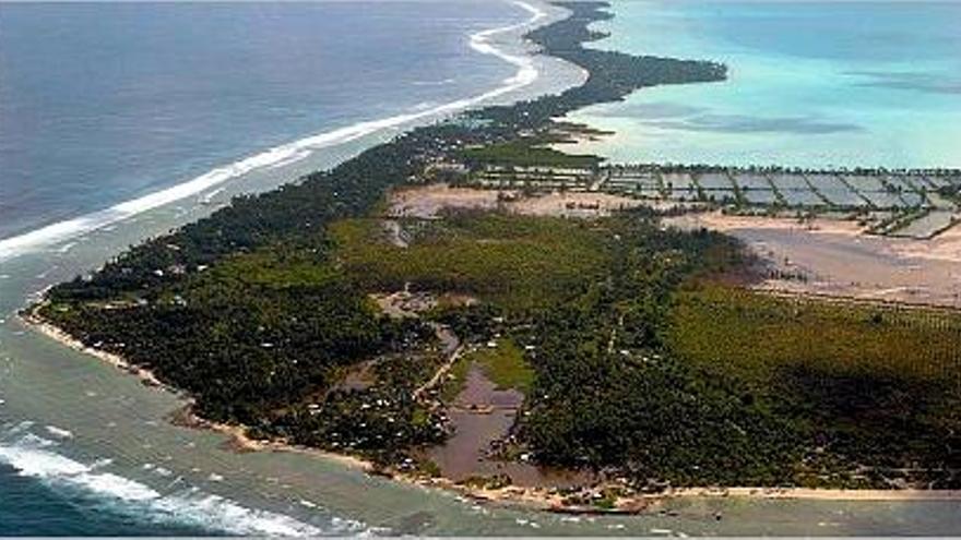 imparable. El atolón de Tarawa, escenario de una sangrienta batalla en la II Guerra Mundial, amenazado por las aguas.