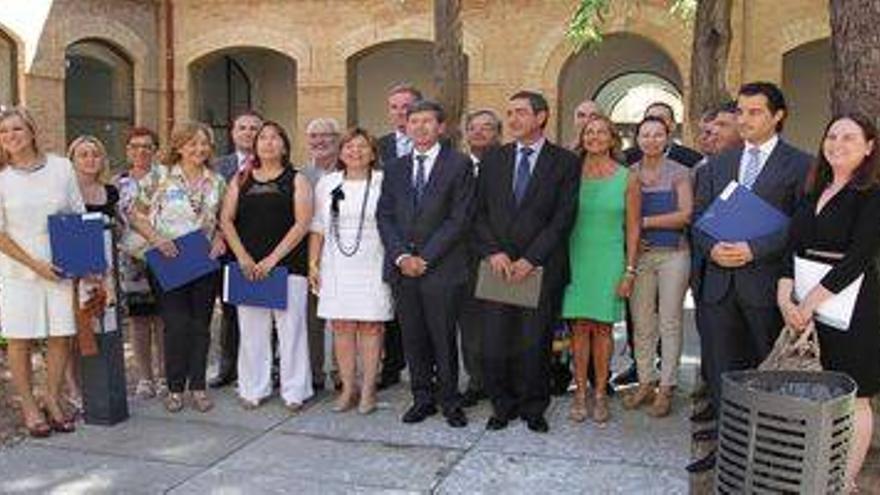 El Consell y Bankia entregan 6 viviendas sociales en la provincia