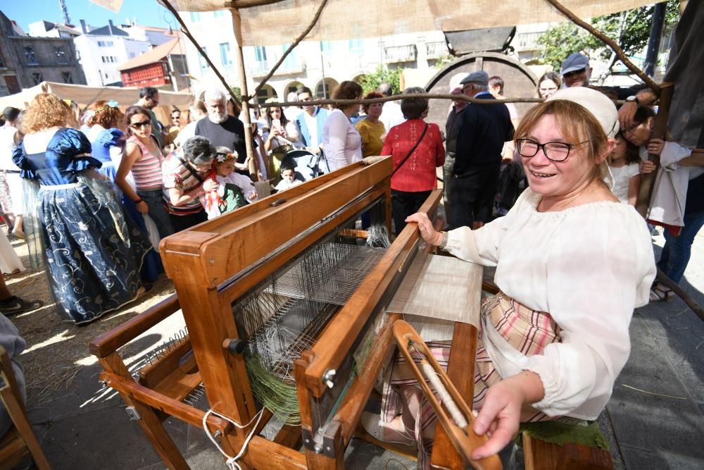 Miles de asistentes consolidan la Feira Franca como una de las fiestas históricas más destacadas de Galicia