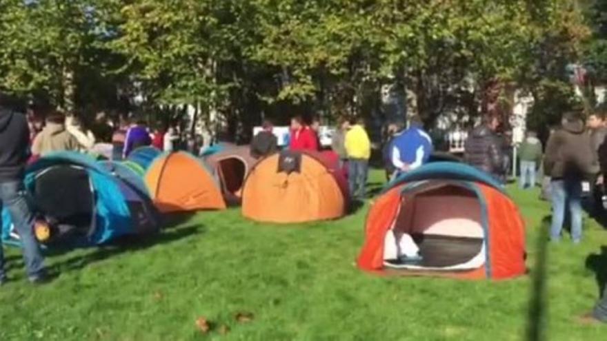 El cerco acampa de nuevo para denunciar la escasez de cuotas