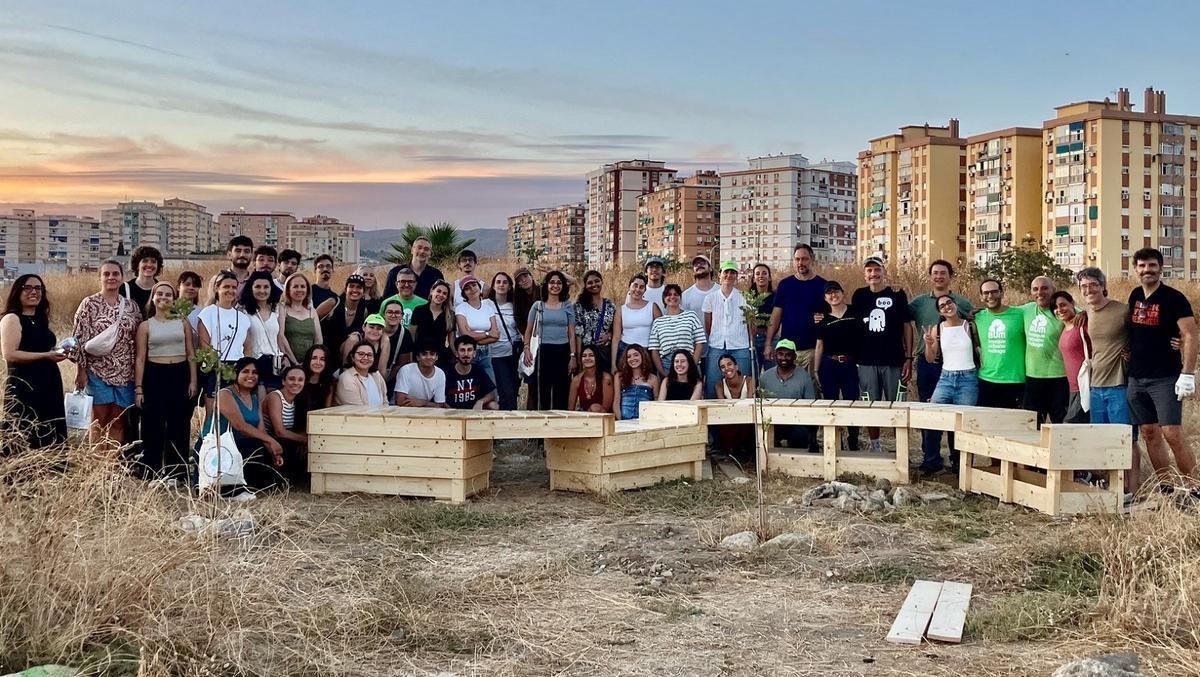 Bancos realizados por estudiantes universitarios de Málaga, Italia, Países Bajos y Turquía, en 2025.