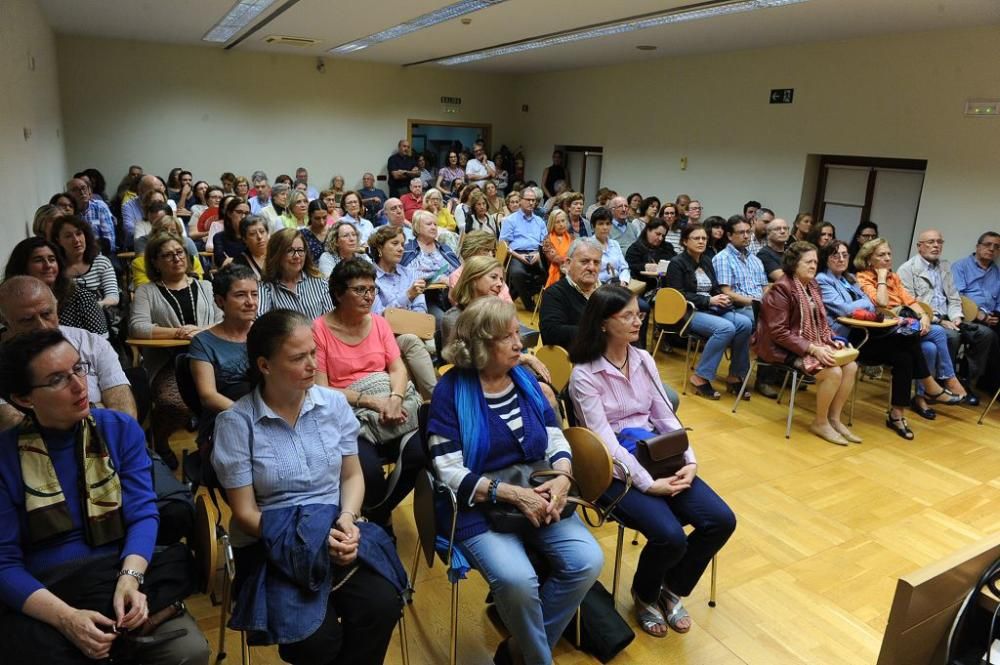 Presentación del libro "Historia de un canalla", d