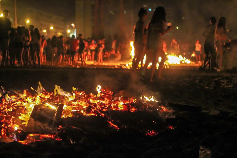 Noche de San Juan en las playas de Torrevieja