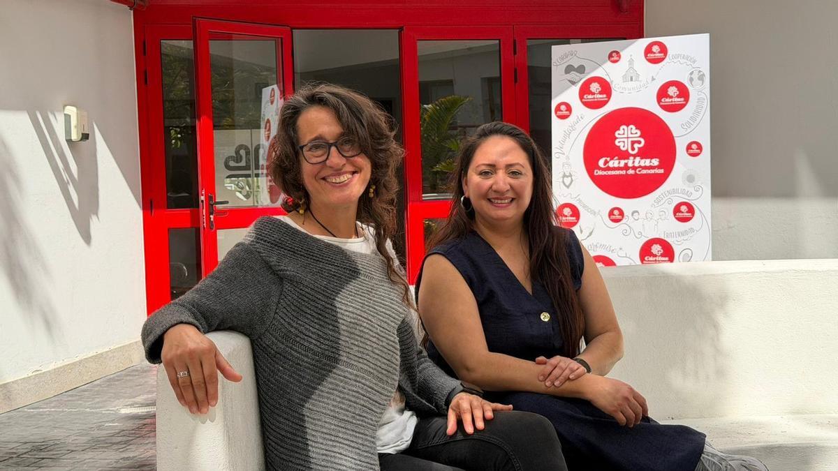 De izquierda a derecha, Pilar Pérez Moreno y Diana Ubando.
