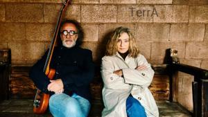 Teo Cardalda y María Monsonís, en una imagen promocional de Terra.