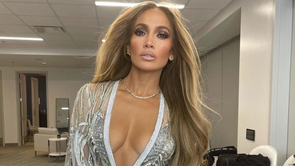 Así es el nuevo rubio de Jennifer Lopez: en tonos miel y con reflejos cobrizos