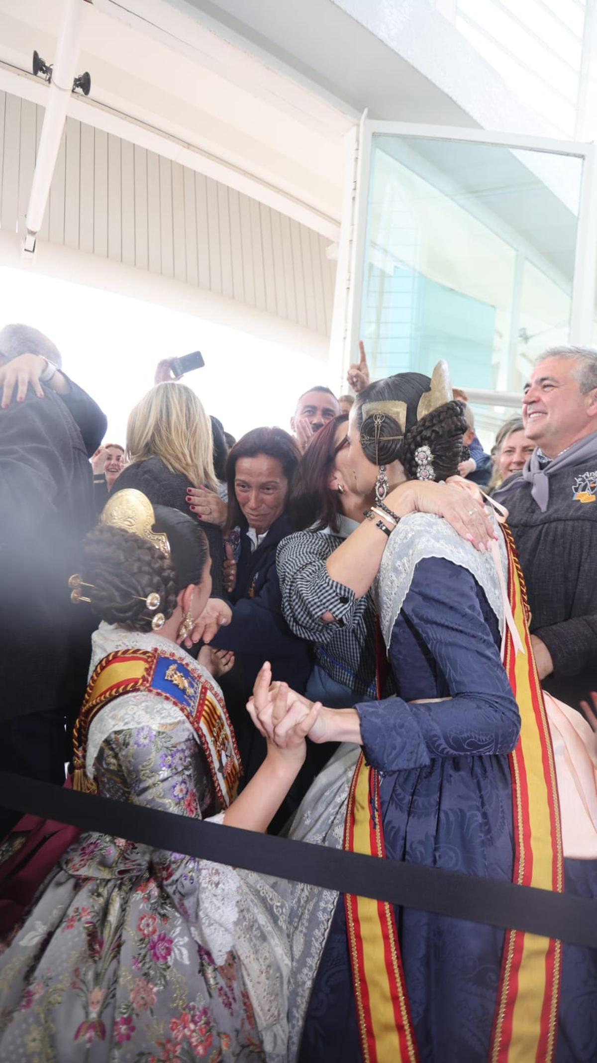 L' Antiga festeja su tercer triunfo consecutivo del Ninot Indultat