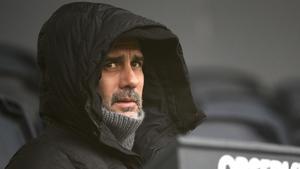 Pep Guardiola, el técnico del Manchester City, duranet el duelo ante el Luton Town.