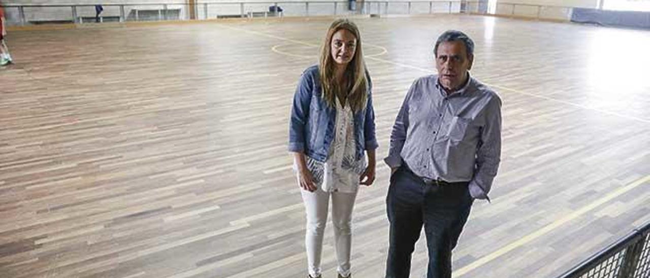 María Ángeles Ruiz y Andreu Tomás en el polideportivo de Son Rapinya.