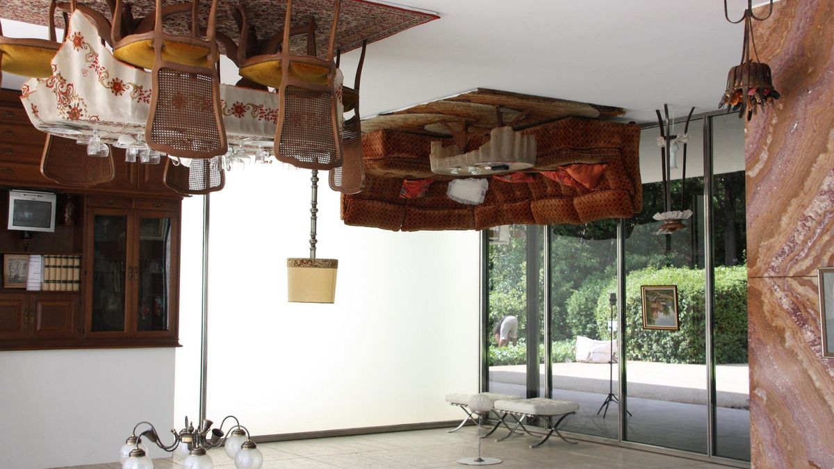 Vídeo | L'intervenció efímera de l'arquitecte olotí Xevi Banyona al Pavelló Mies van der Rohe