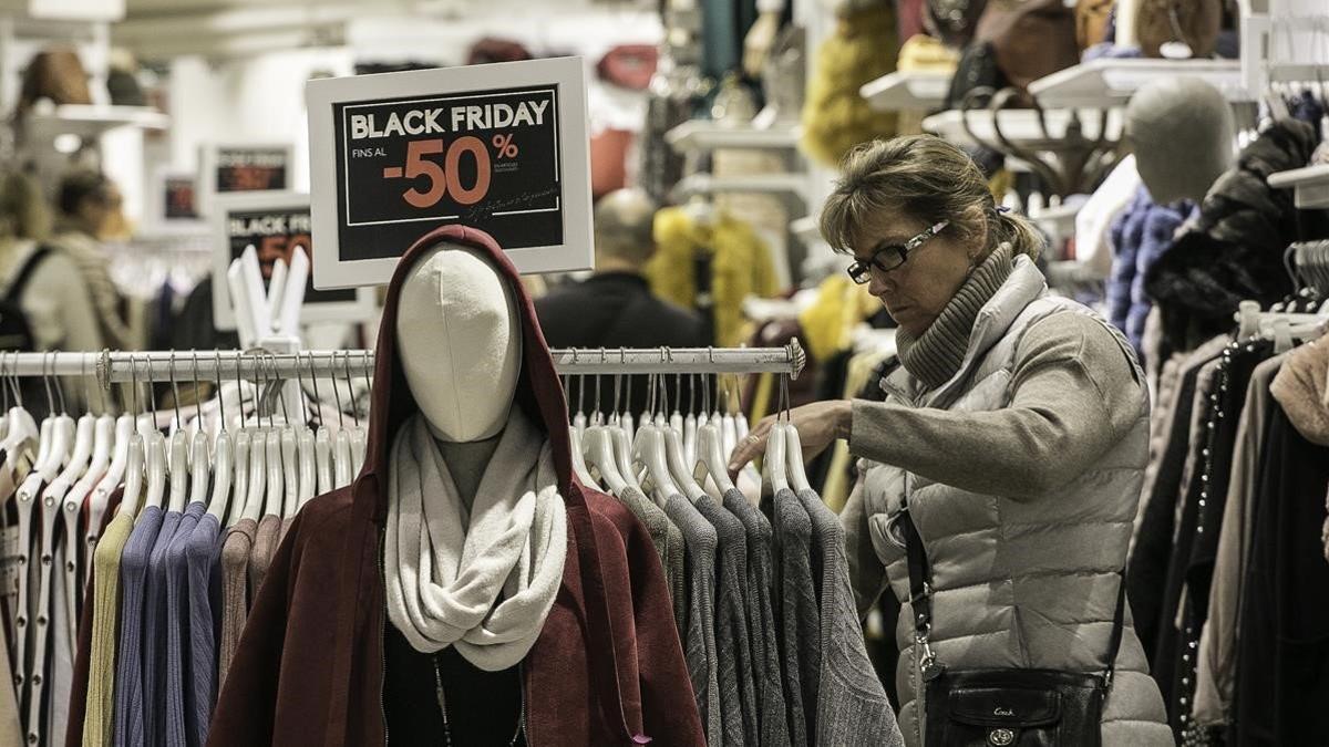 Una tienda de Barcelona con descuentos por el Black Friday.