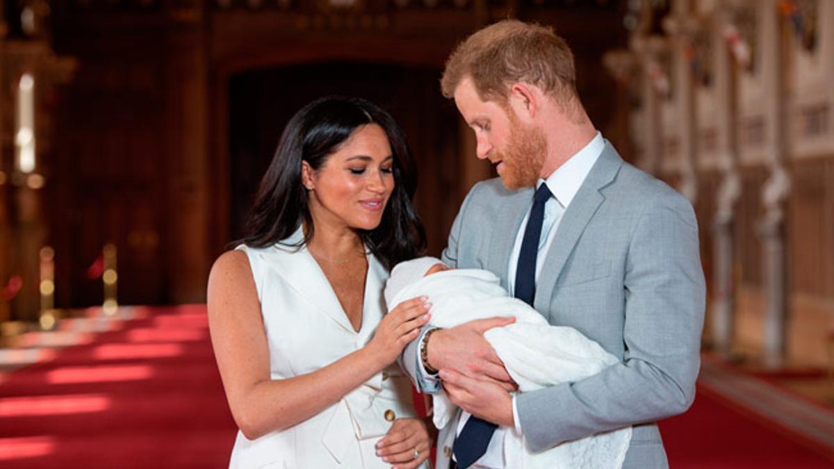 Los tiernos gestos de Meghan Markle y el príncipe Harry con su hijo recién nacido