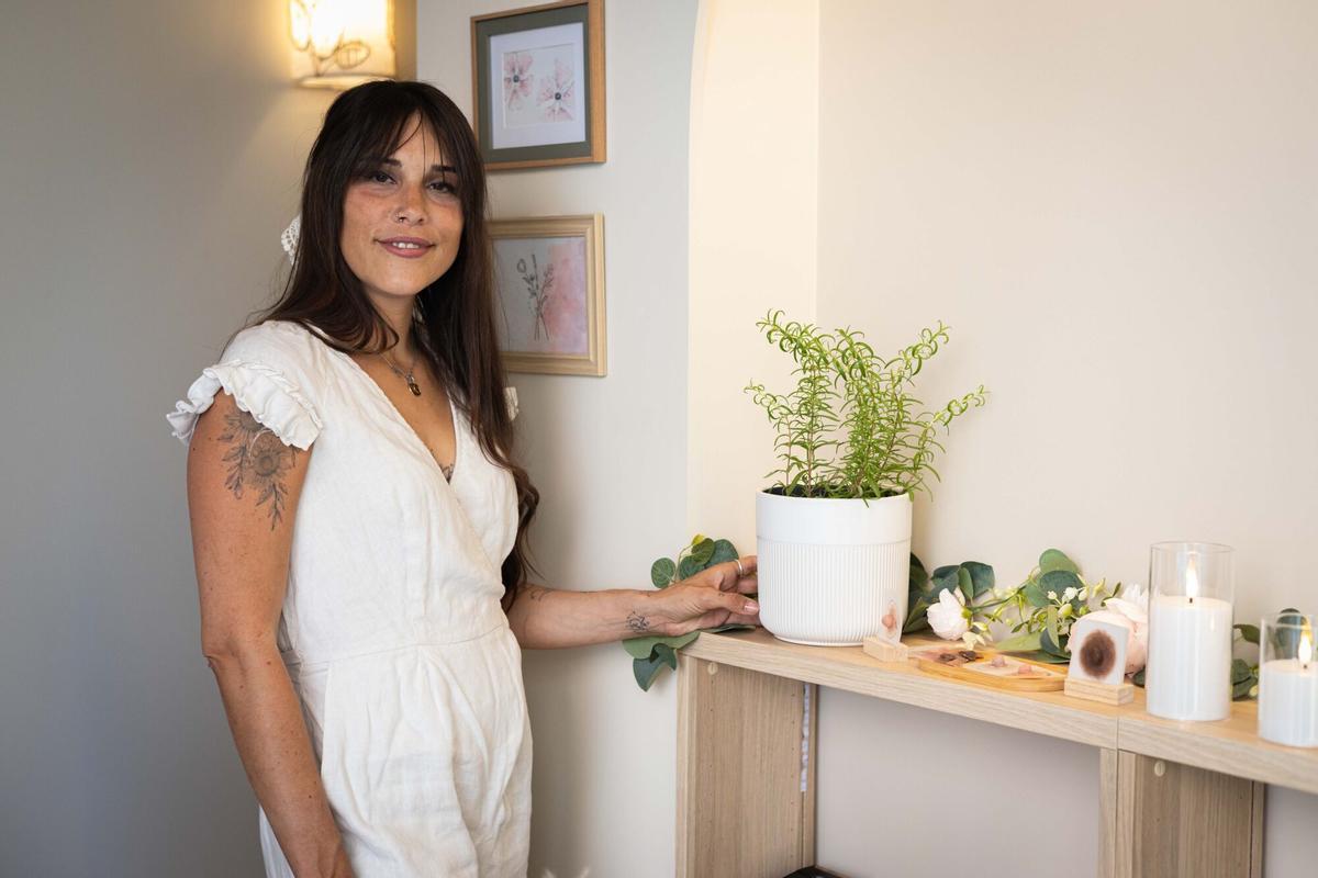 María Paracuellos está al frente de un innovador proyecto en el barrio de San José que combina estética y salud..
