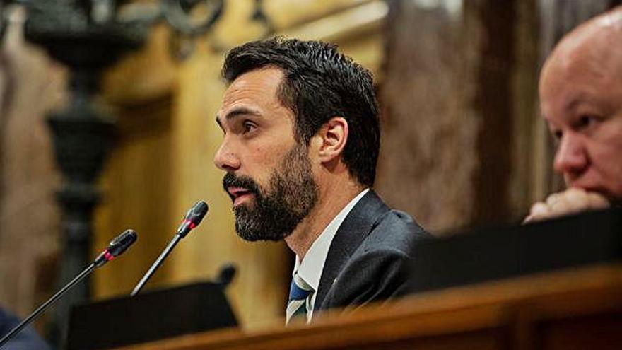 El president del Parlament, Roger Torrent, durant una sessió parlamentària el juny.