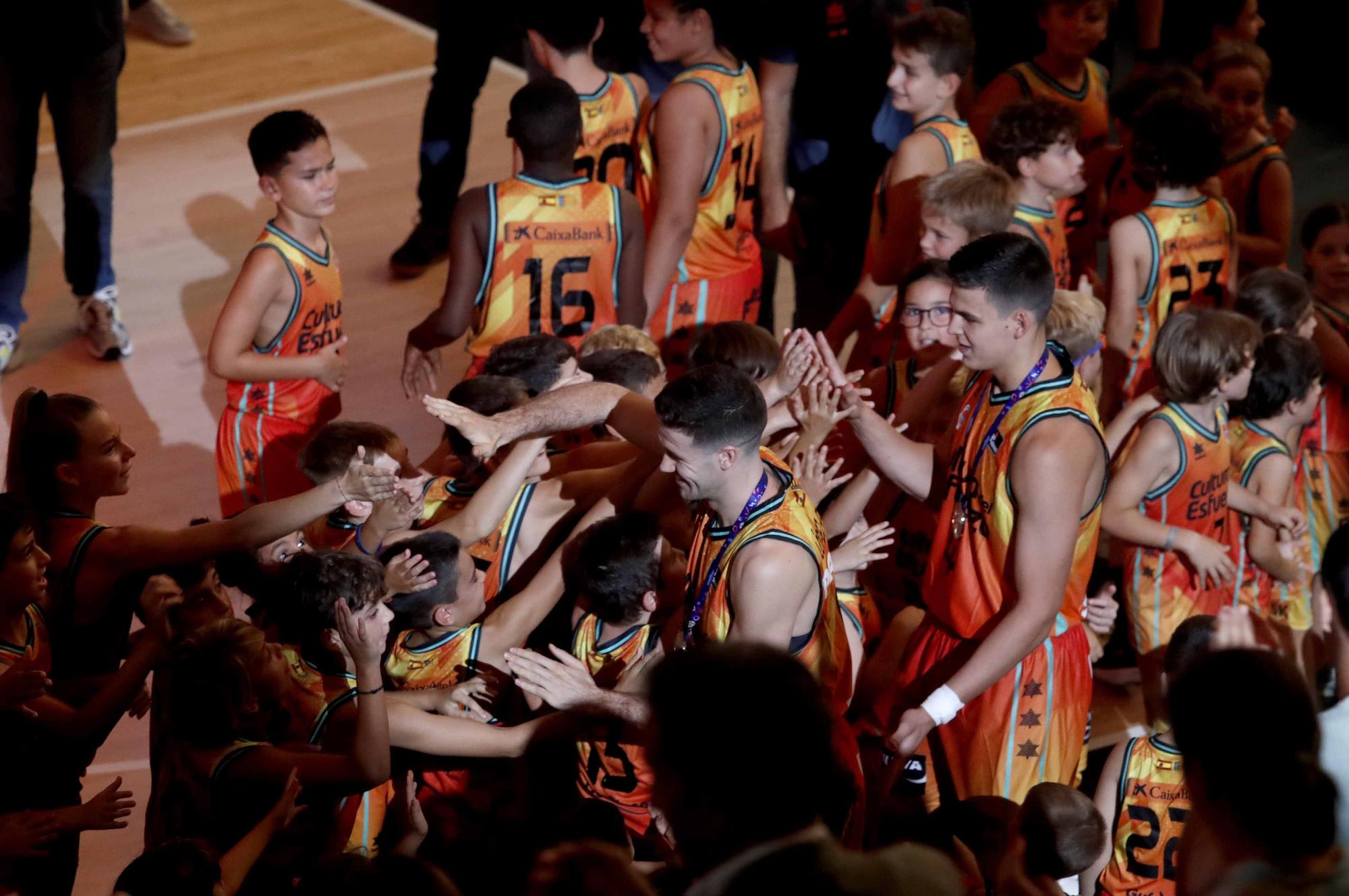 Presentación del Valencia Basket en La Fonteta