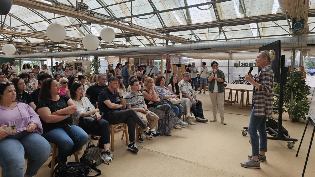 Los participantes en el acto, celebrado en Casa Esment, pudieron conocer proyectos de la organización.