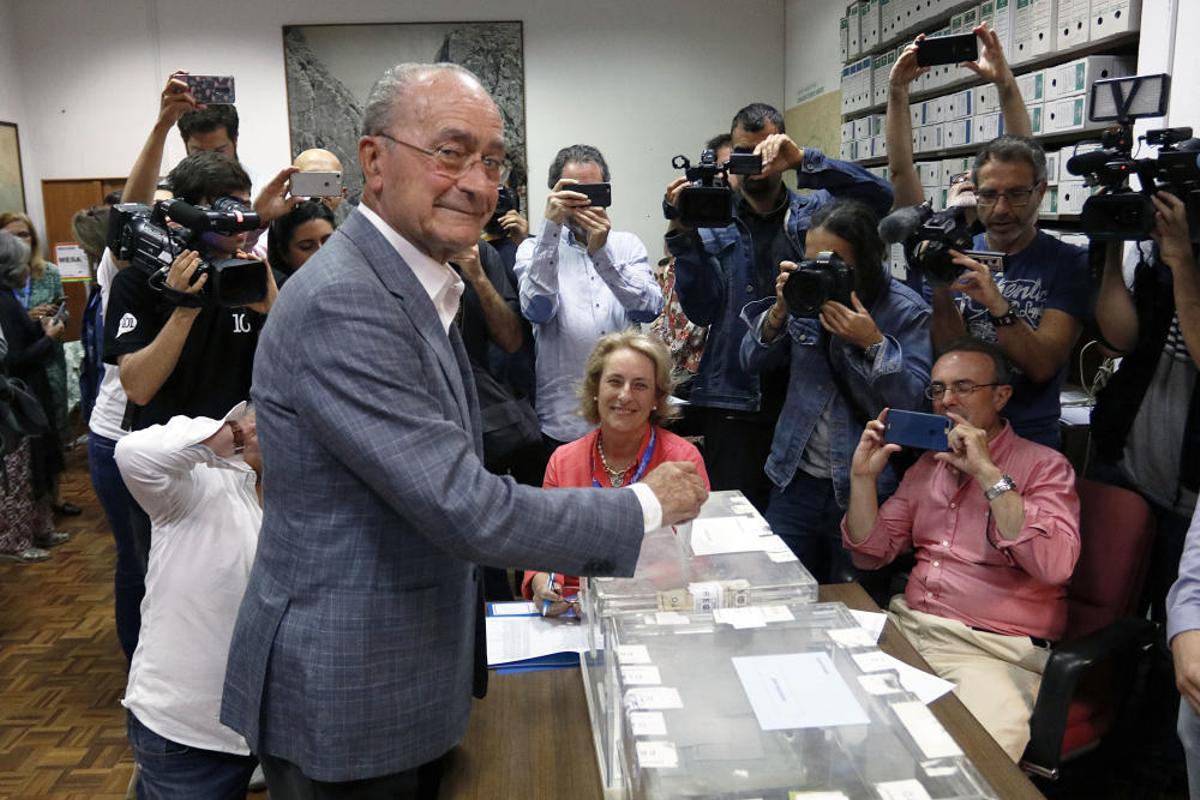 De la Torre votó en el Palacio de la Tinta
