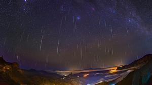 El valle de Tejeda, en Gran Canaria, bañado por la lluvia de estrellas de las gemínidas en el 2020.