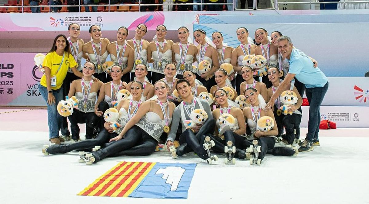 El CPA Olot, després de penjar-se l’or a la Xina.