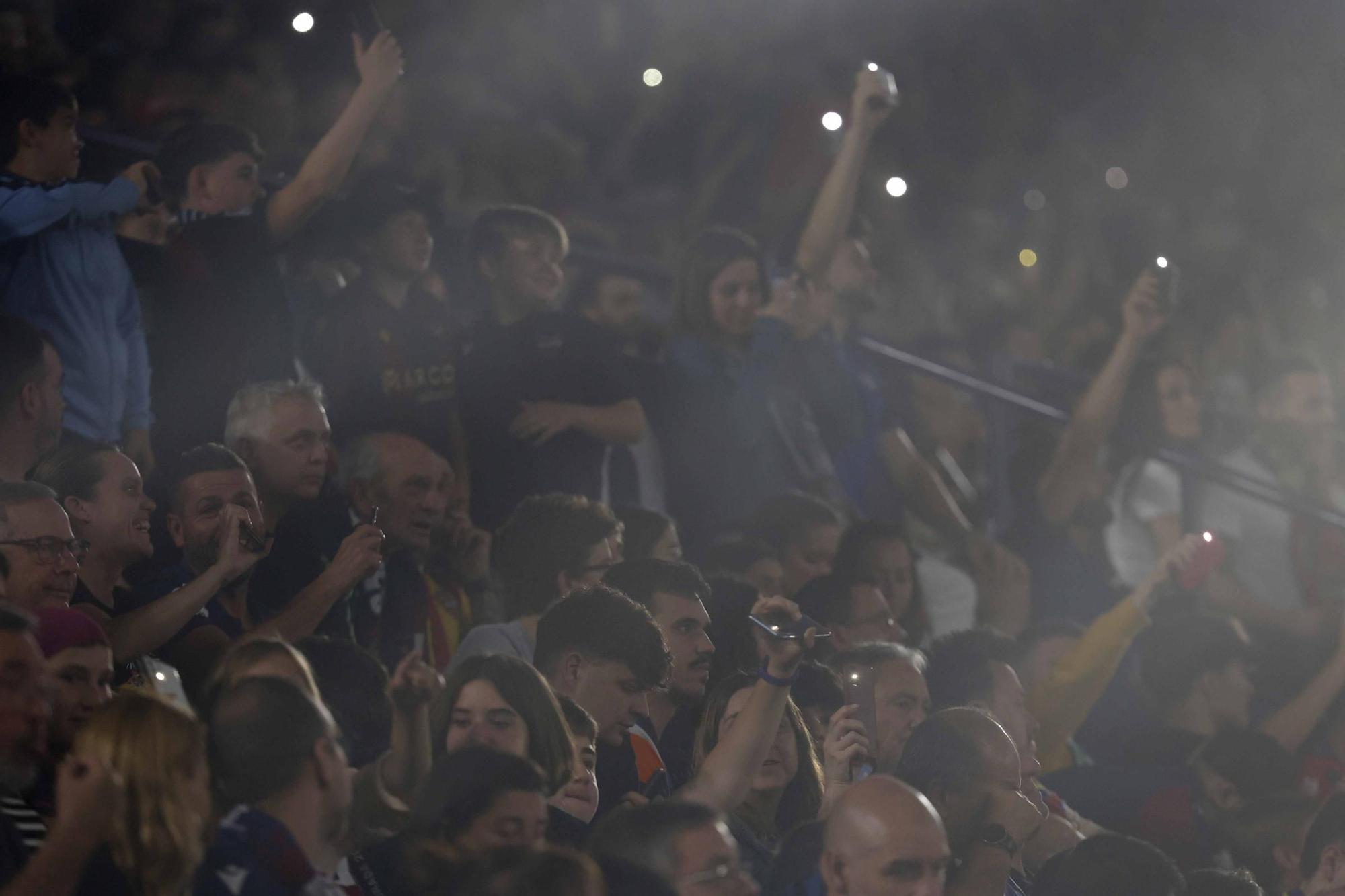 Partido Levante UD - Real Oviedo en imágenes