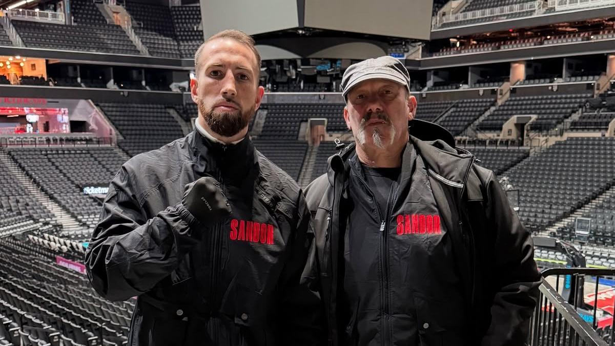Sandor, con su padre y entrenador Rafa Martín en el Brooklyn Center