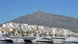 Un diario británico califica como "hortera y basurero sórdido" a un enclave de Málaga