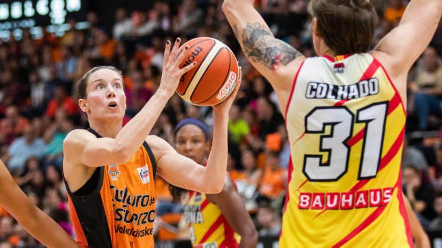 Sufrida victoria del Valencia Basket Femenino en Sant Adrià frente al Snatt&#039;s