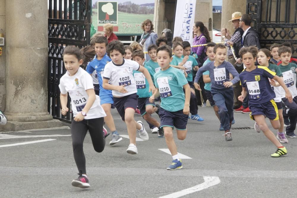 Los escolares asaltan la Escuela Naval