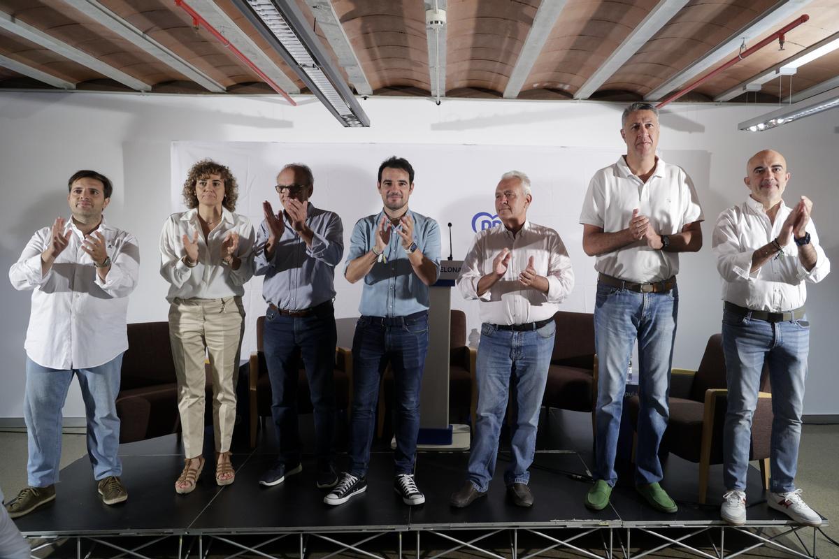 El PP català tanca files amb Feijóo en un acte sense el líder Alejandro Fernández