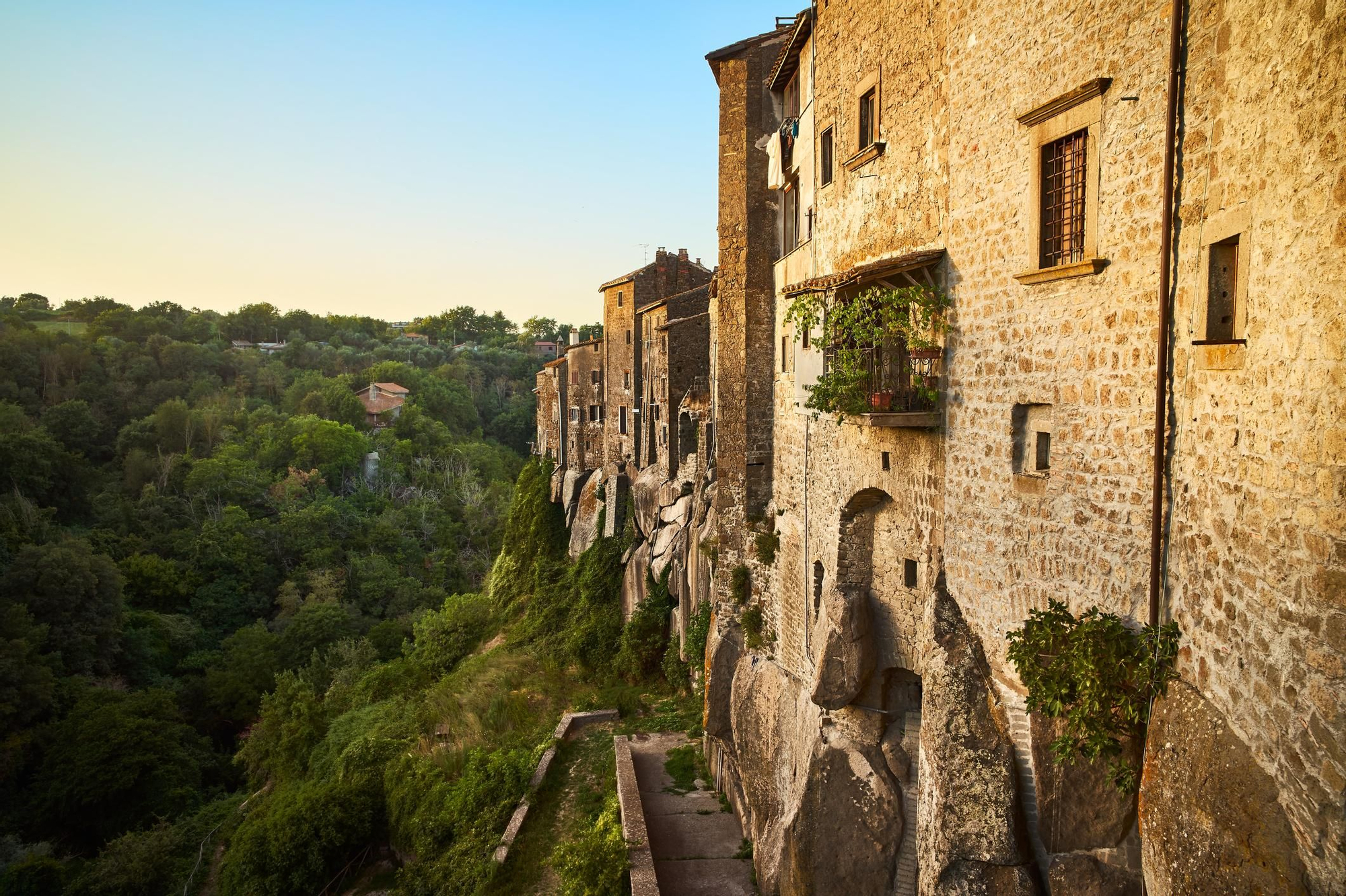 Atardecer en el pueblo medieval de Vitorchiano.