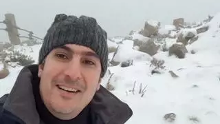 Este es el mensaje de Alberto Darder desde la cima blanca del Puig Major, la primera nevada en Mallorca