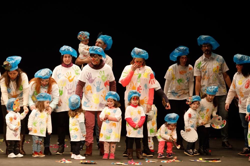 Desfile infantil de disfraces en el Jovellanos