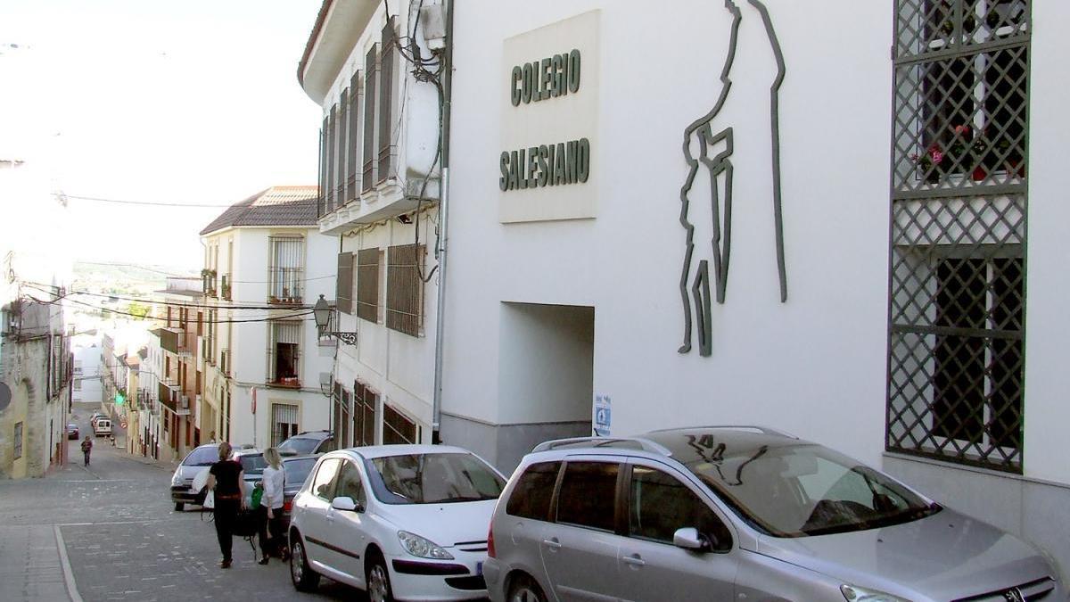 El positivo de una alumna obliga a poner en cuarentena a toda una clase en el colegio Salesiano de Montilla