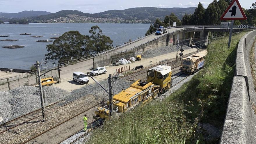 Vecinos de Chapela se quejan del ruido de los trabajos ferroviarios por la noche