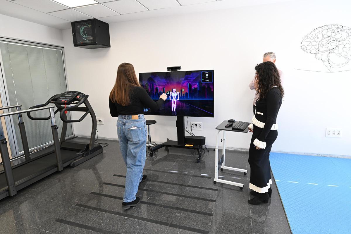 La rehabilitación mediante realidad virtual sirve para acelerar los procesos de recuperación, según los expertos de la UMH de Elche
