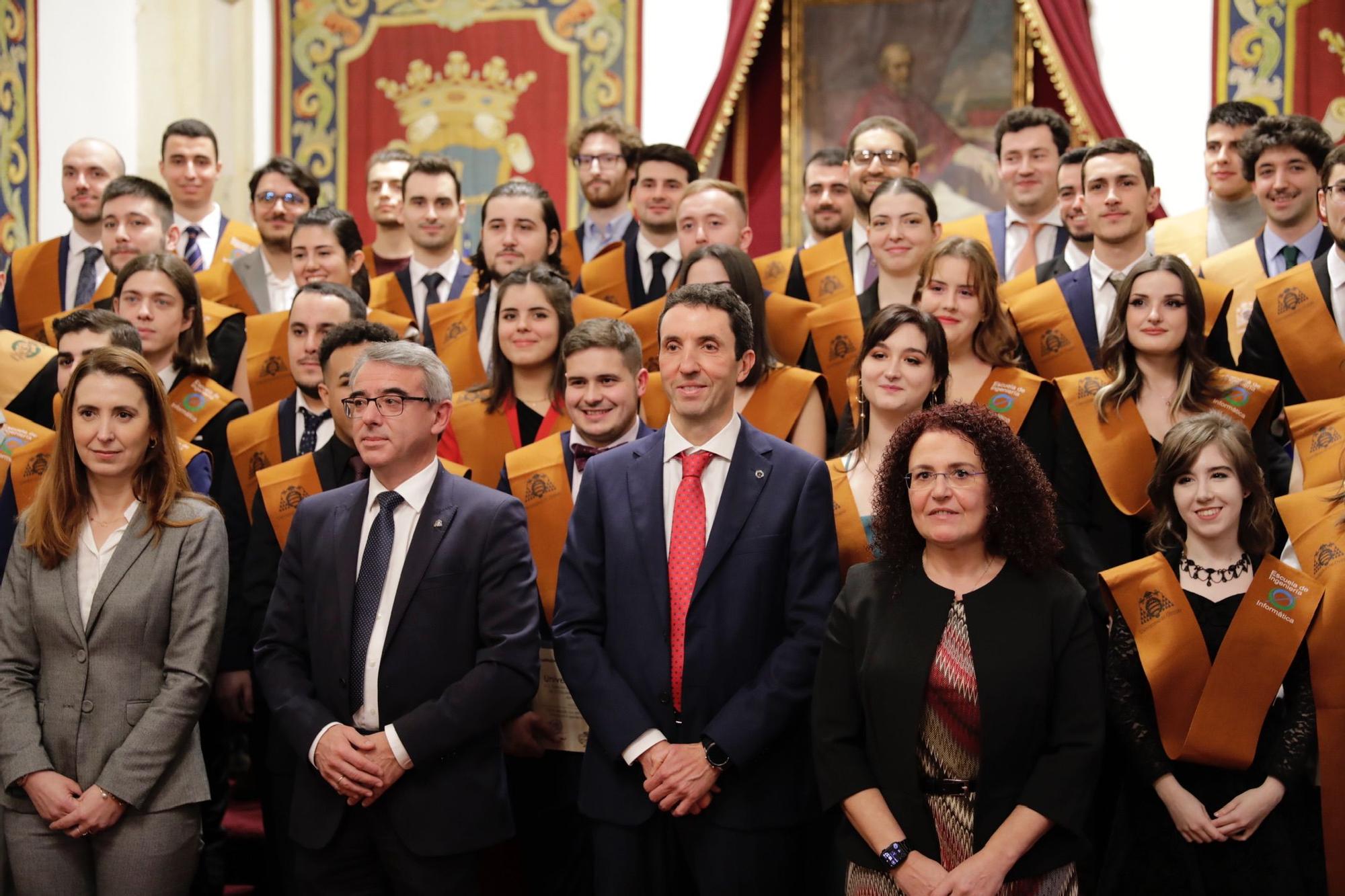 EN IMÁGENES:  Así fue la ceremonia de graduación de la Escuela de Ingeniería Informática de Oviedo