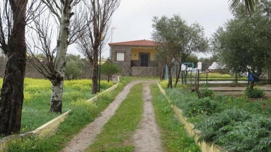 Hallados muertos una joven de 23 años y un chico de 24 en un chalet de Zafra